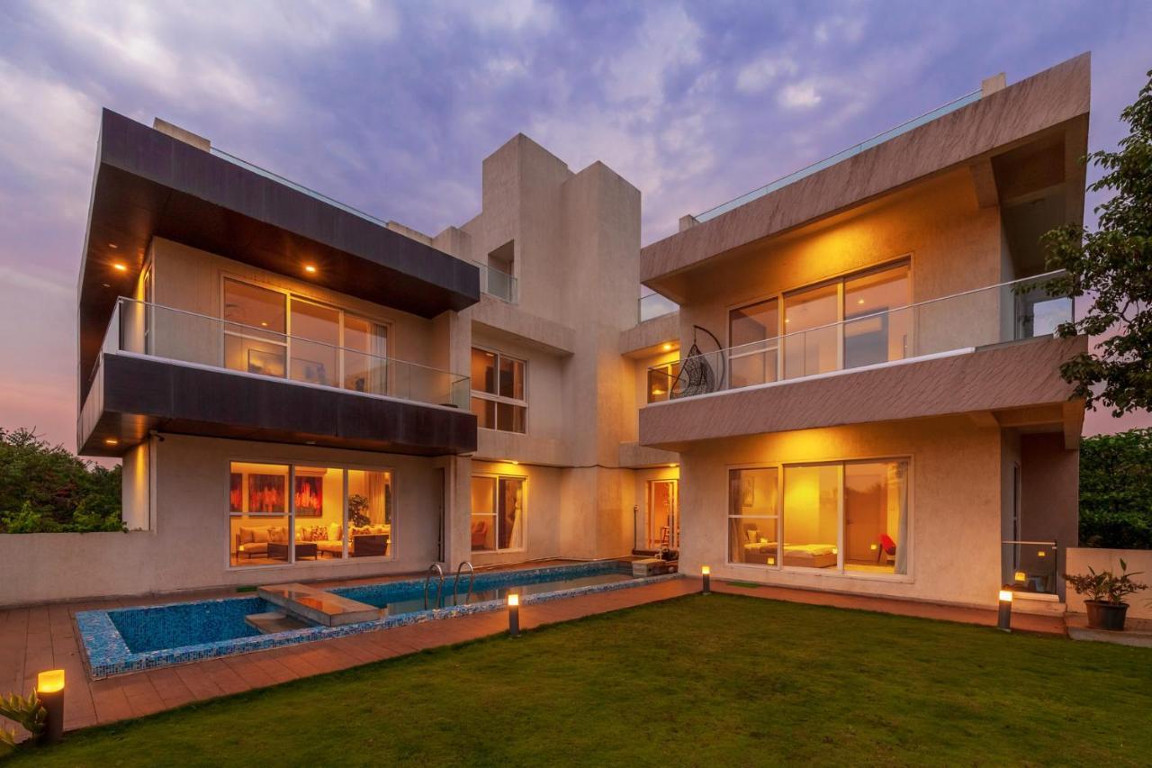 Villa Azul By Stayvista, Offering A Snooker Table, Terrace, Swimming Pool & A Spacious Lawn With A Charming Gazebo For A Perfect Getaway Лонавала Экстерьер фото