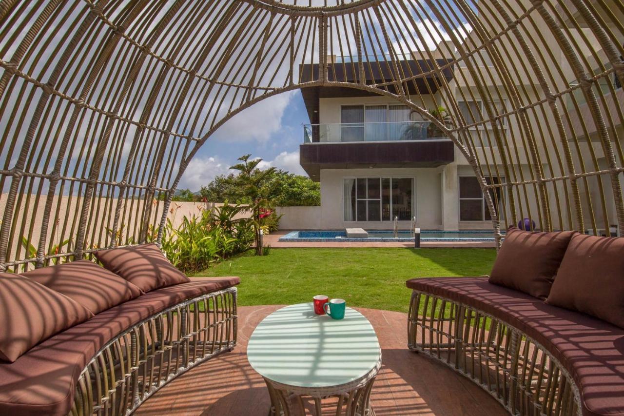Villa Azul By Stayvista, Offering A Snooker Table, Terrace, Swimming Pool & A Spacious Lawn With A Charming Gazebo For A Perfect Getaway Лонавала Экстерьер фото